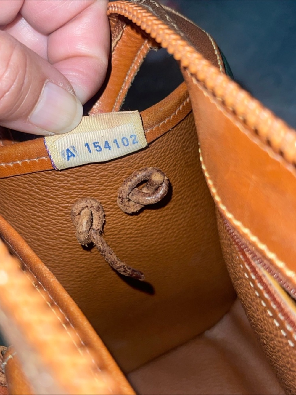 Vintage Dooney & Bourke AWL Green Tan Leather Crossbody Handle - Picture 11 of 17